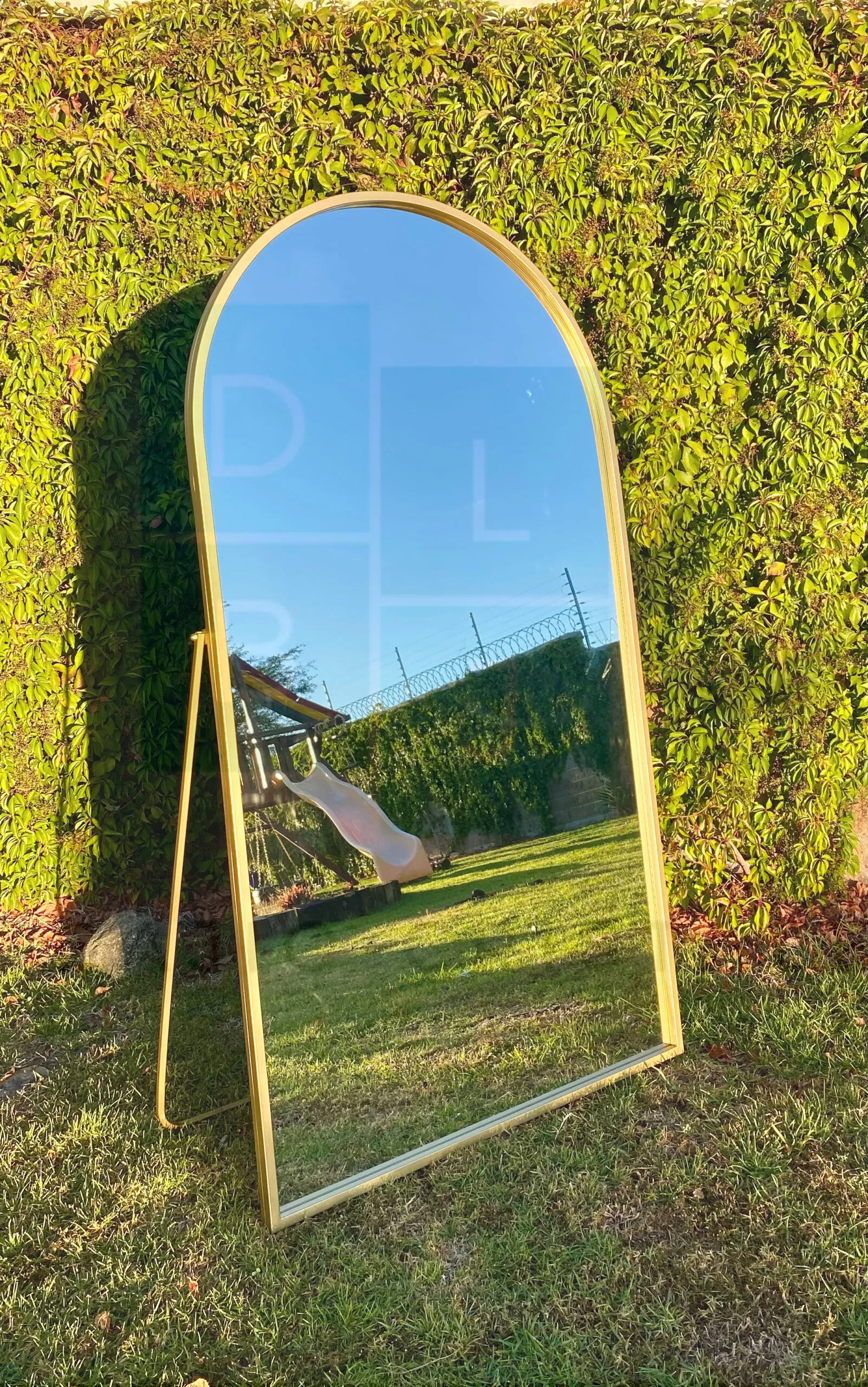 Espejo Arqueado Cuerpo Completo Marco En Herrería 180cm x 100cm Con Pie De Apoyo