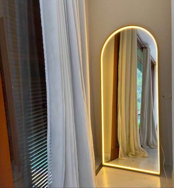 Espejo Arqueado Marco en Herrería 180cm x 70cm Con Luz Led Neón